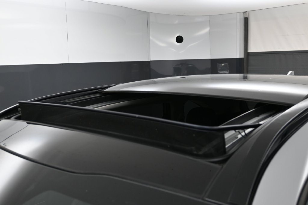 Used 2023 Kia Sorento EX w/ Panoramic Sunroof Package FWD image 10