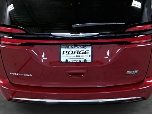 New 2026 Chrysler Pacifica Select FWD image 11