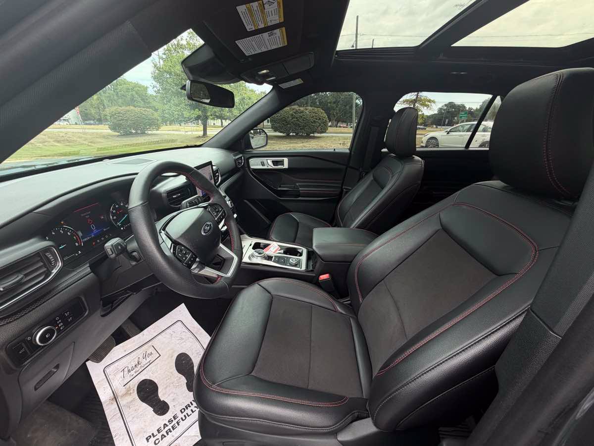 Used 2024 Ford Explorer ST-Line w/ Class IV Trailer Tow Package AWD/4WD image 11