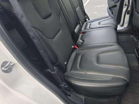 Used 2017 Ford Edge Titanium w/ Equipment Group 302A AWD/4WD image 16