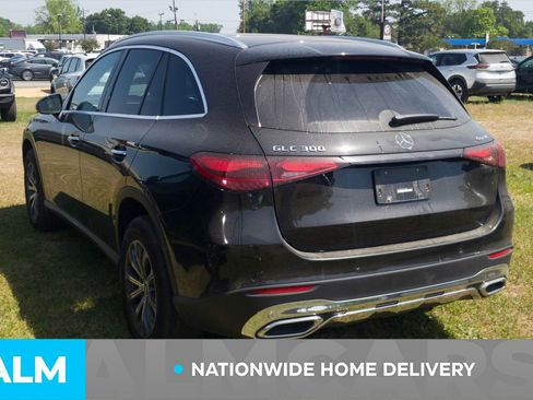 Used 2024 Mercedes-Benz GLC 300 4MATIC image 5