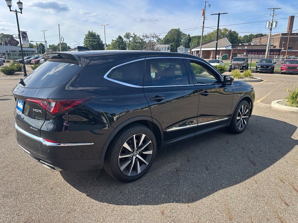 Used 2025 Acura MDX w/ Technology Package AWD/4WD image 5