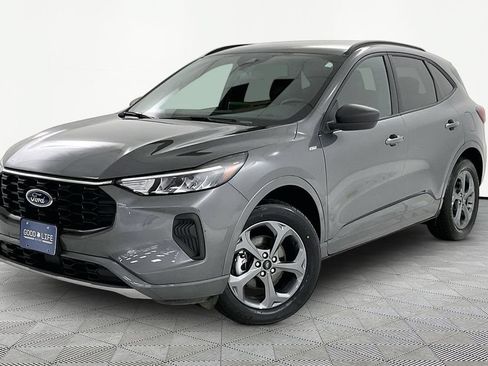 Used 2023 Ford Escape ST-Line AWD/4WD image 3
