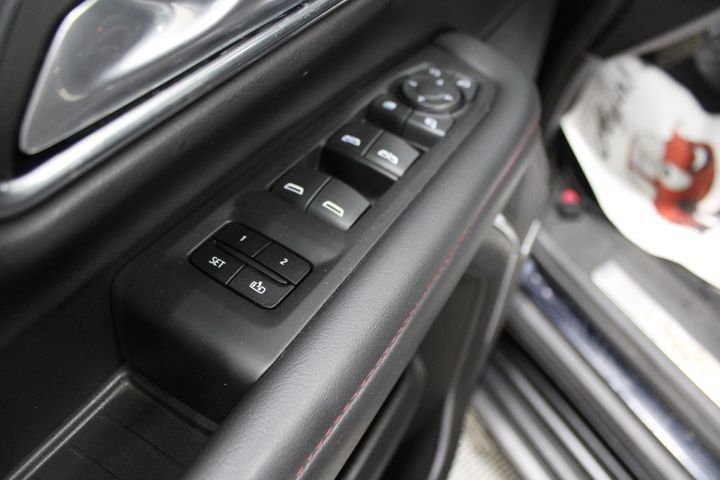 Used 2022 Chevrolet Suburban RST w/ Luxury Package AWD/4WD image 20