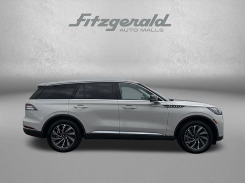 Used 2025 Lincoln Aviator AWD w/ Equipment Group 101A image 5