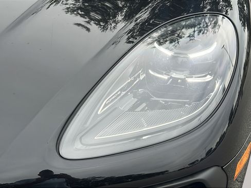 New 2026 Porsche Macan AWD/4WD image 11