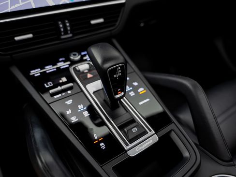 Used 2019 Porsche Cayenne E-Hybrid AWD/4WD image 51