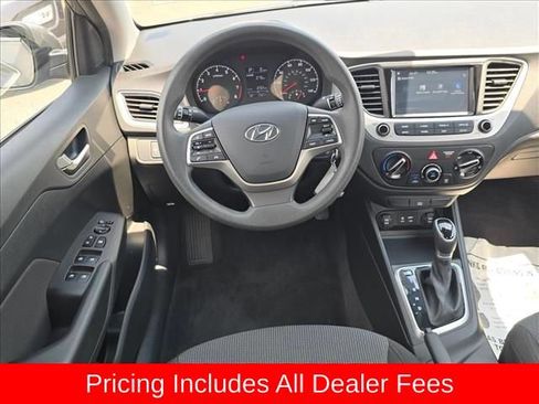 Used 2022 Hyundai Accent SEL FWD image 11
