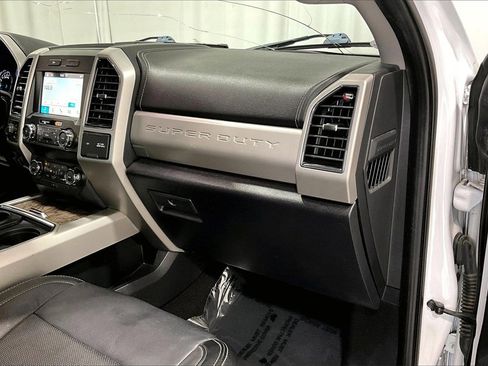 Used 2019 Ford F250 Lariat image 16
