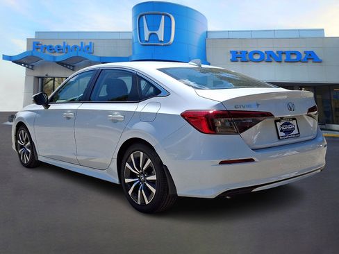 Used 2023 Honda Civic EX image 4