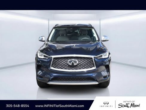 Used 2023 INFINITI QX50 Luxe w/ Accent Package FWD image 2