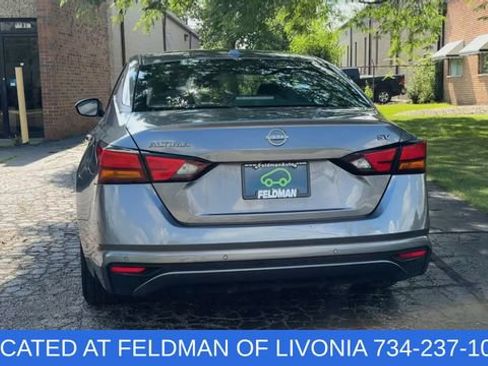 Used 2024 Nissan Altima 2.5 SV FWD image 7