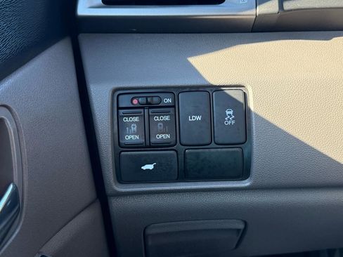 Used 2015 Honda Odyssey EX-L image 19