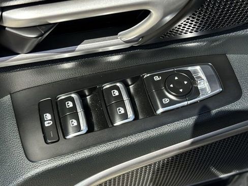 Certified 2025 Kia Telluride S FWD image 16