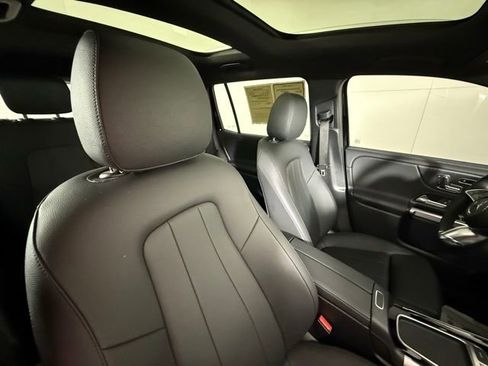 Used 2024 Mercedes-Benz EQB 250+ image 33