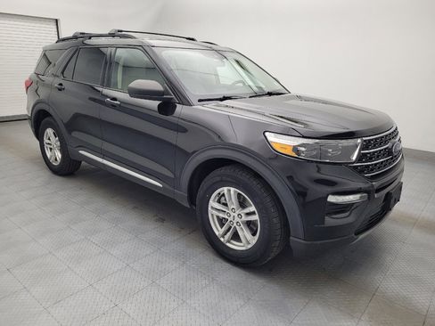 Used 2020 Ford Explorer XLT w/ Equipment Group 202A AWD/4WD image 11