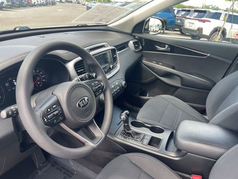 Used 2018 Kia Sorento L FWD image 16