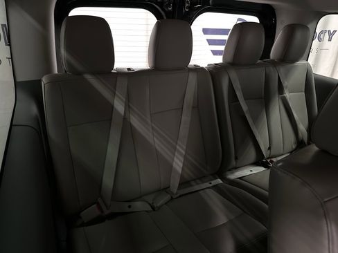 Used 2021 Nissan NV 3500 SL image 22
