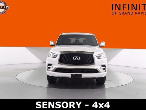 Used 2022 INFINITI QX80 Sensory image 2