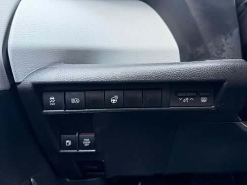 Used 2026 Toyota Sienna XLE FWD image 20