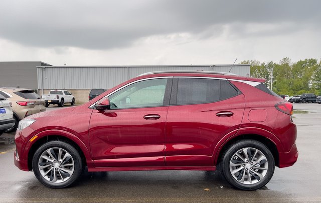 Used 2023 Buick Encore GX Select w/ Sport Touring Package FWD image 9