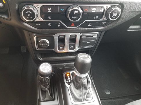 Certified 2024 Jeep Wrangler Sport image 20