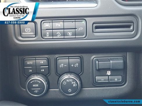 Used 2022 Chevrolet Suburban Z71 w/ Z71 Off-Road Package image 21