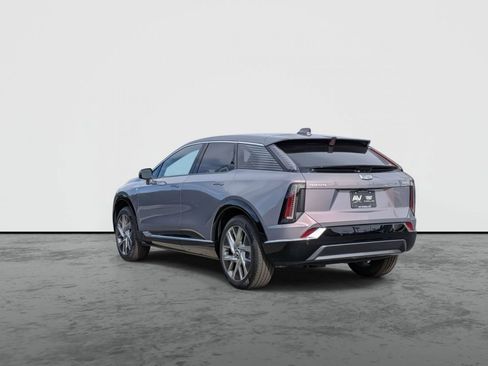 New 2026 Cadillac Optiq Luxury 1 image 8