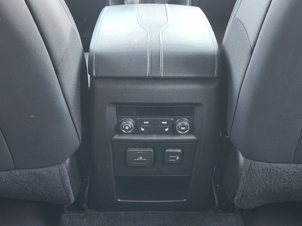 Used 2023 Chevrolet Traverse Premier w/ Redline Edition FWD image 28