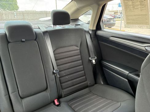 Used 2019 Ford Fusion SE FWD image 33