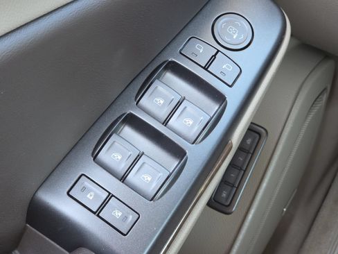 Used 2019 Chevrolet Tahoe LT RWD image 18