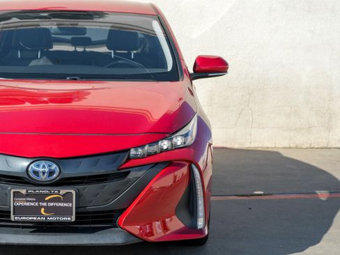 Used 2021 Toyota Prius Prime XLE image 44