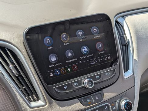 Used 2022 Chevrolet Malibu LT FWD image 18