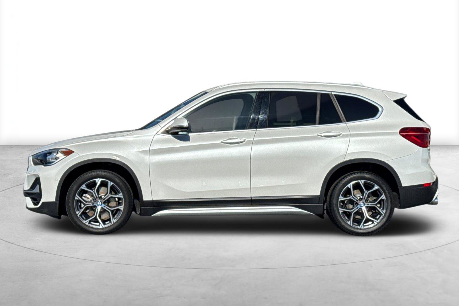 Used 2021 BMW X1 sDrive28i w/ Convenience Package FWD image 3