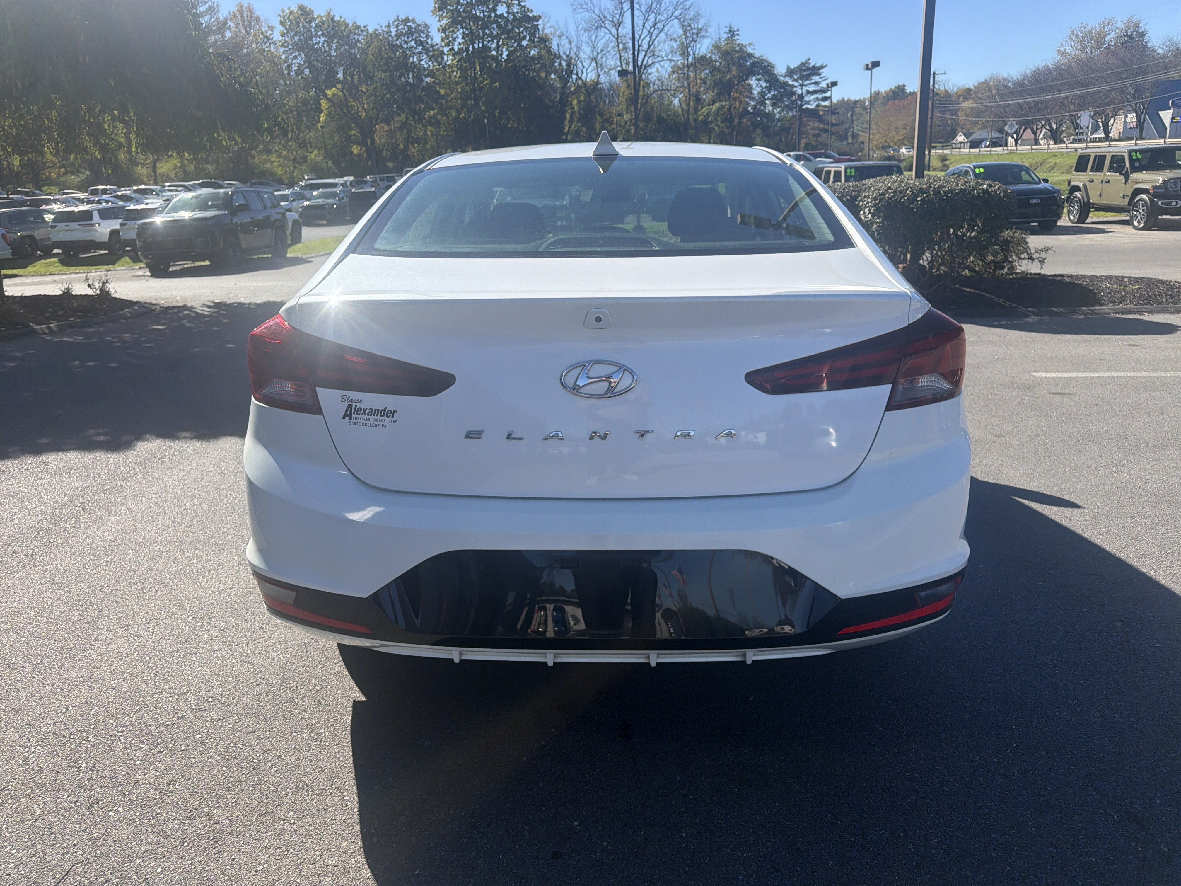 Used 2019 Hyundai Elantra SEL w/ Cargo Package FWD image 4