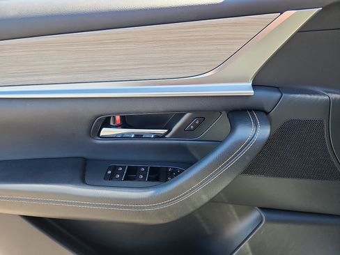 Certified 2024 MAZDA CX-90 Plug-In Hybrid w/ Preferred AWD/4WD image 15