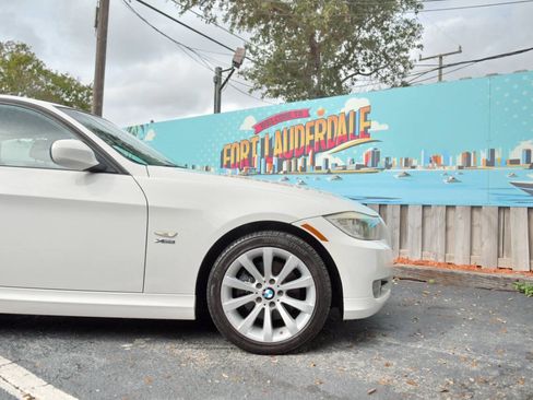 Used 2011 BMW 328i xDrive Sedan image 32