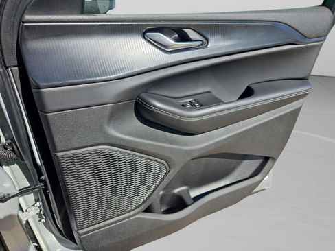 New 2025 Jeep Grand Cherokee L Laredo w/ Luxury Tech Group I RWD image 32