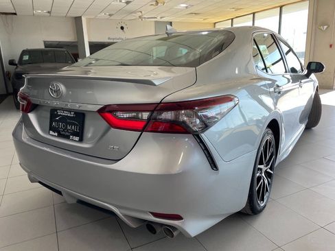 Used 2021 Toyota Camry SE image 7
