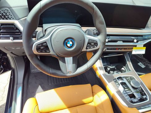 Used 2026 BMW X5 xDrive50e w/ M Sport Package AWD/4WD image 28