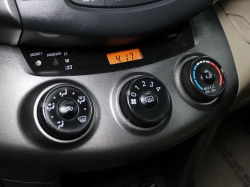 Used 2011 Toyota RAV4 LE w/ Upgrade Value Pkg image 16