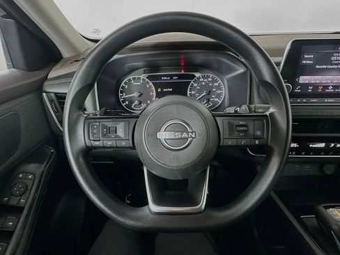 Used 2023 Nissan Rogue SV image 11