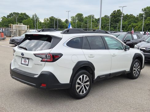 Certified 2025 Subaru Outback Premium AWD/4WD image 3