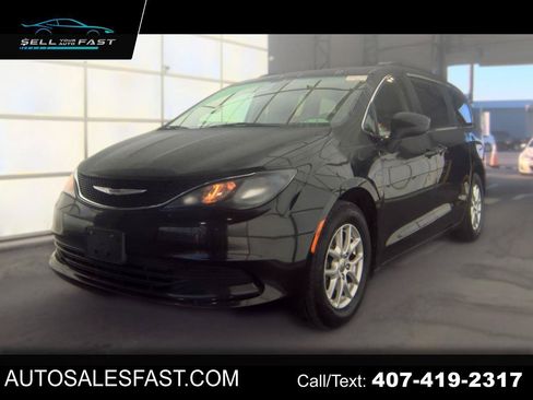 Used 2020 Chrysler Voyager Lxi FWD image 1