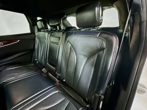 Used 2018 Lincoln MKX Reserve AWD/4WD image 24