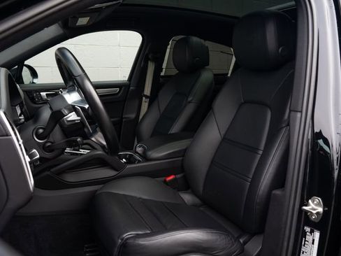 Certified 2023 Porsche Cayenne S AWD/4WD image 5