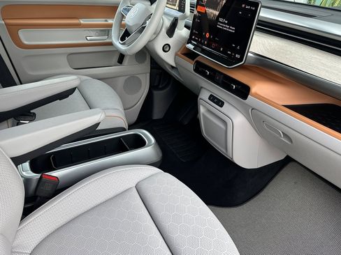 New 2025 Volkswagen ID. Buzz 1st Edition image 15