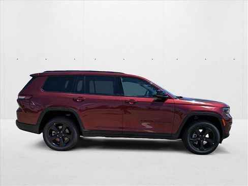 New 2025 Jeep Grand Cherokee L Limited w/ Black Appearance Package image 4