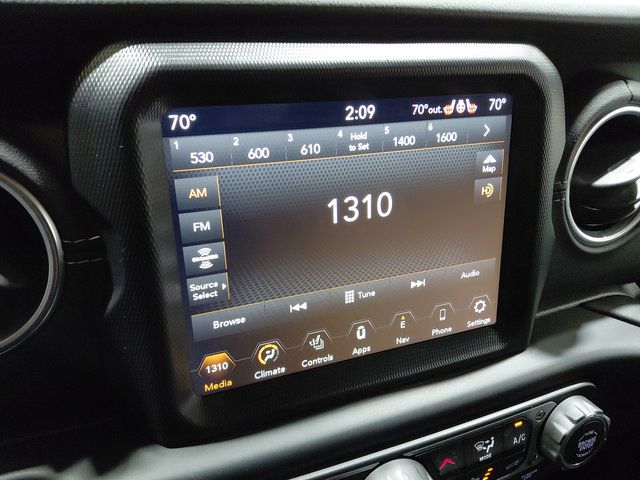 Used 2020 Jeep Gladiator Overland w/ Dual Top Group AWD/4WD image 32