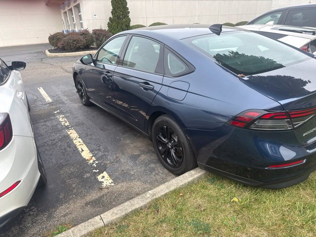Used 2025 Honda Accord SE image 10